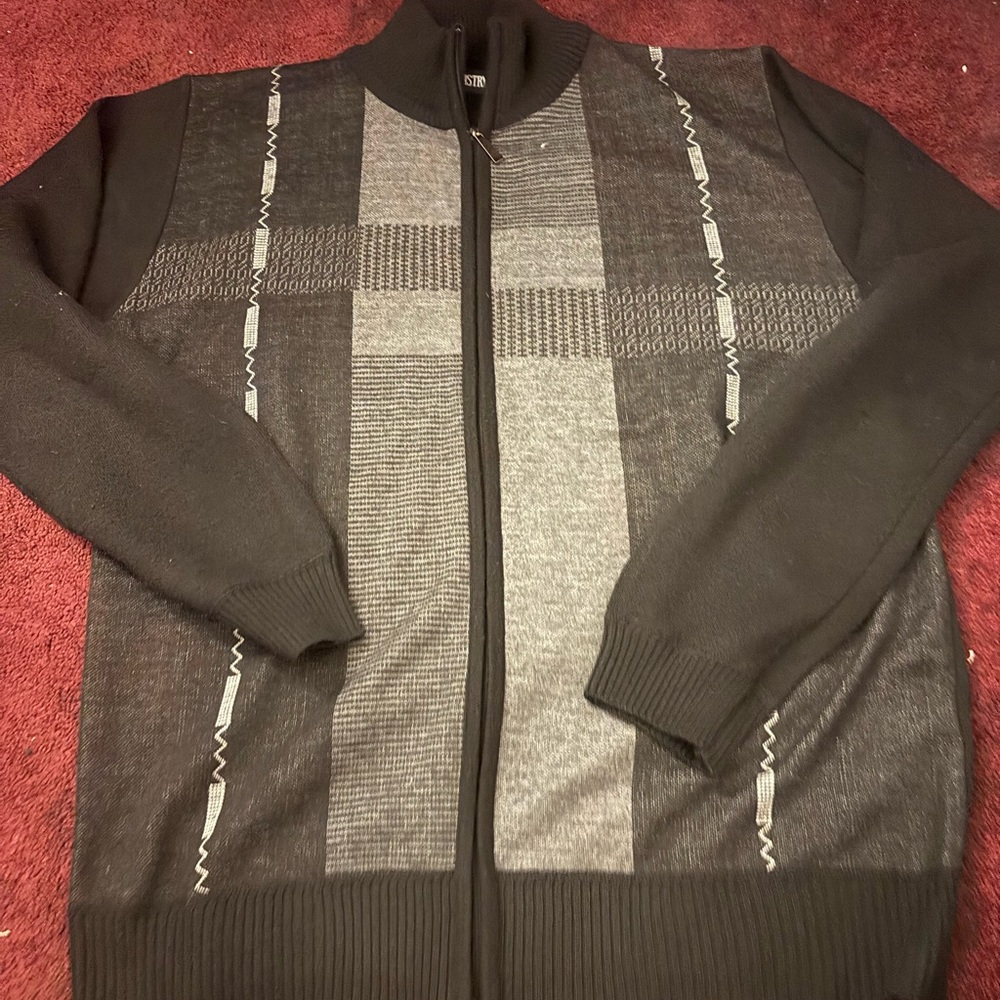 Men's Black and Gray Sweater